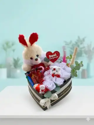Siyah Kutu Peluş Tavlanlı Karışık Çikolata