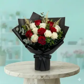 6 Kirmizi 7 Beyaz Gül Buketi