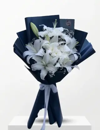 Beyaz Lilyum ve Beyaz Kasımpatılar Buketi